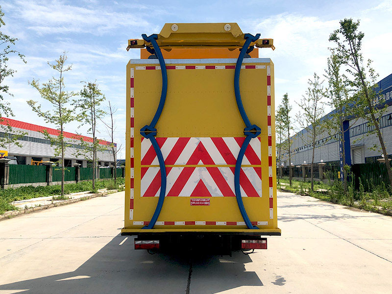 齊東方牌CLD5091TFZCA6防撞緩沖車(chē)公告圖片