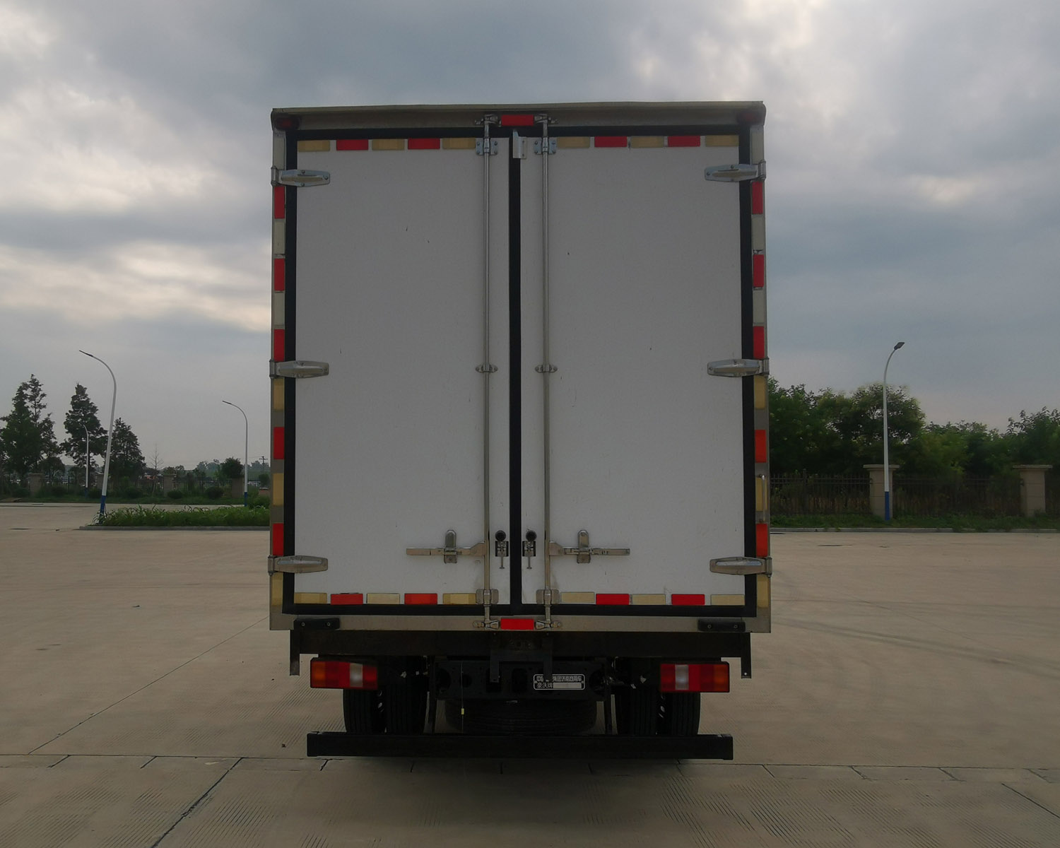 豪沃牌ZZ5047XLCH3315F1冷藏車(chē)公告圖片