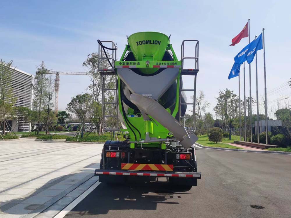 中聯(lián)牌ZLJ5185GJBFF混凝土攪拌運輸車公告圖片