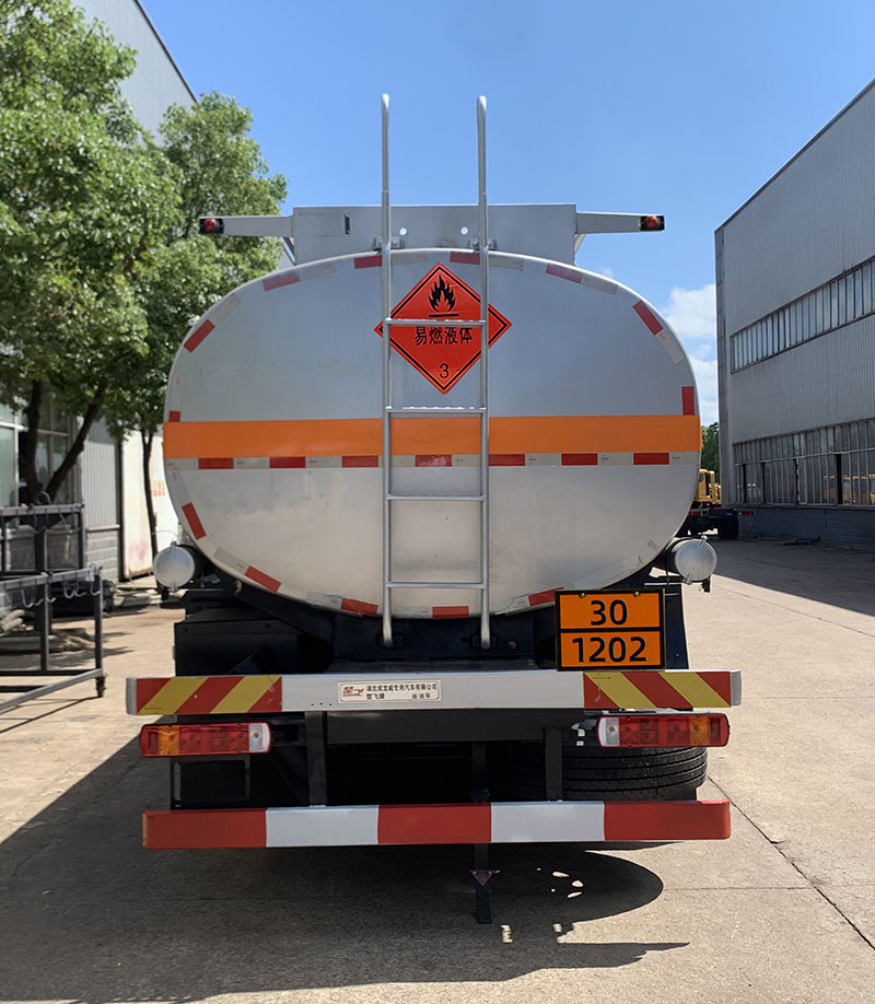 楚飛牌CLQ5325GYY6CA運(yùn)油車公告圖片