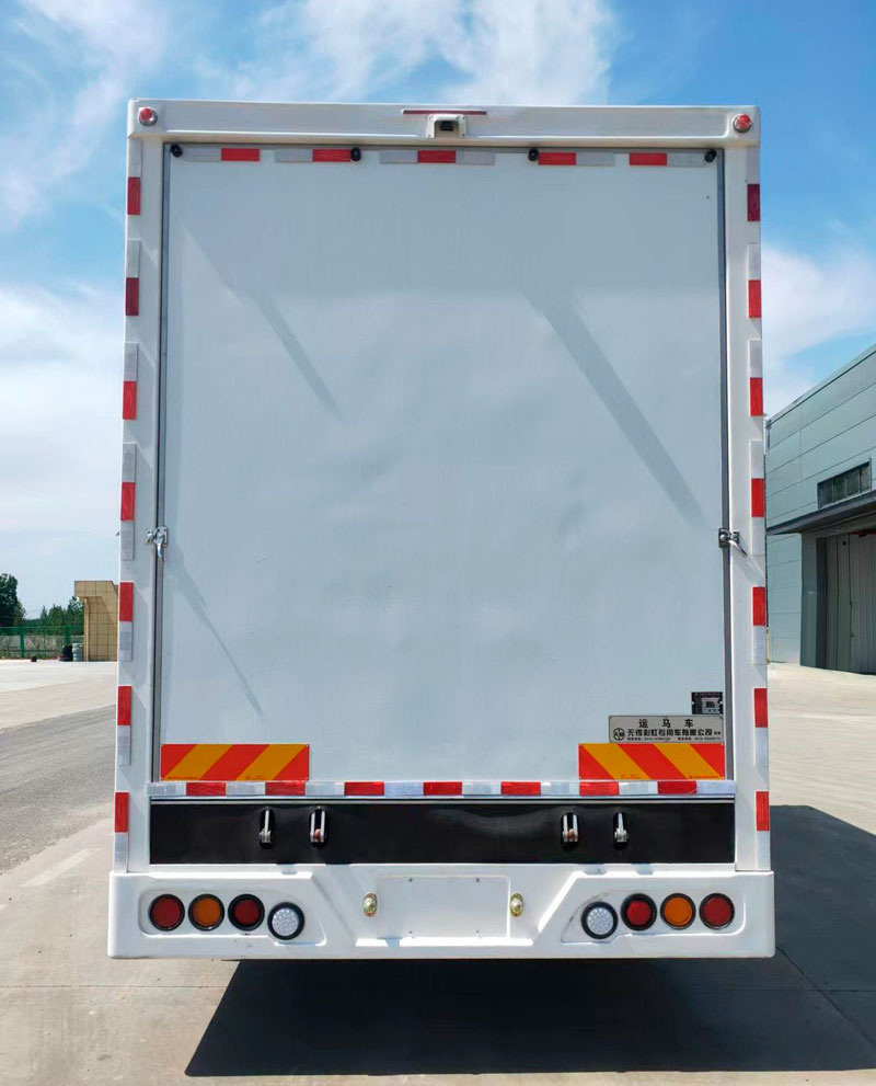 天順牌CHZ5140XYMB6運(yùn)馬車公告圖片