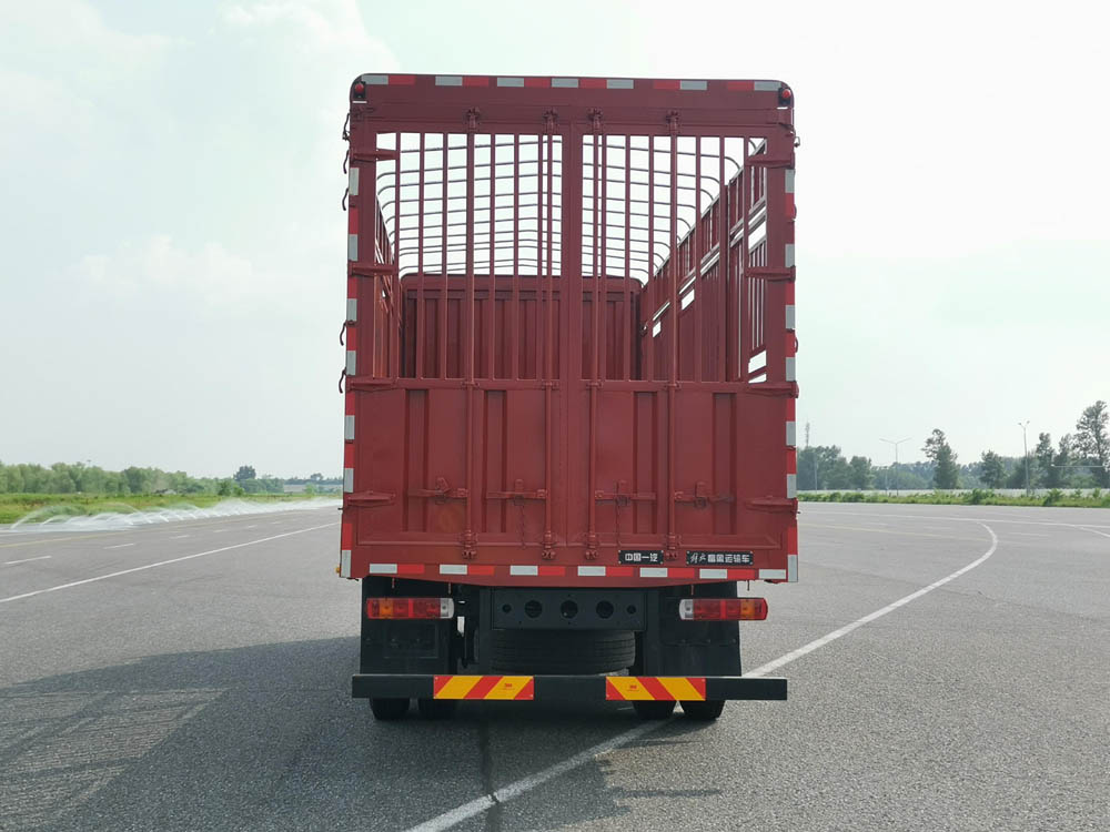 解放牌CA5181CCQP62K1L4E6畜禽運(yùn)輸車公告圖片