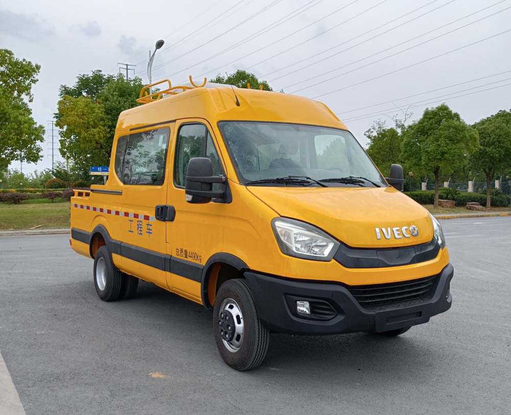 依維柯牌NJ5047XGCEVFE2純電動工程車