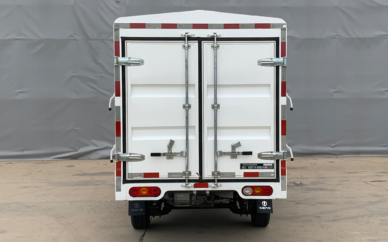 飛碟牌FD5035CCYBEV-1純電動(dòng)倉(cāng)柵式運(yùn)輸車公告圖片