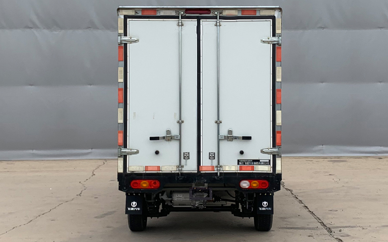 飛碟牌FD5035XXYBEV-1純電動(dòng)廂式運(yùn)輸車公告圖片