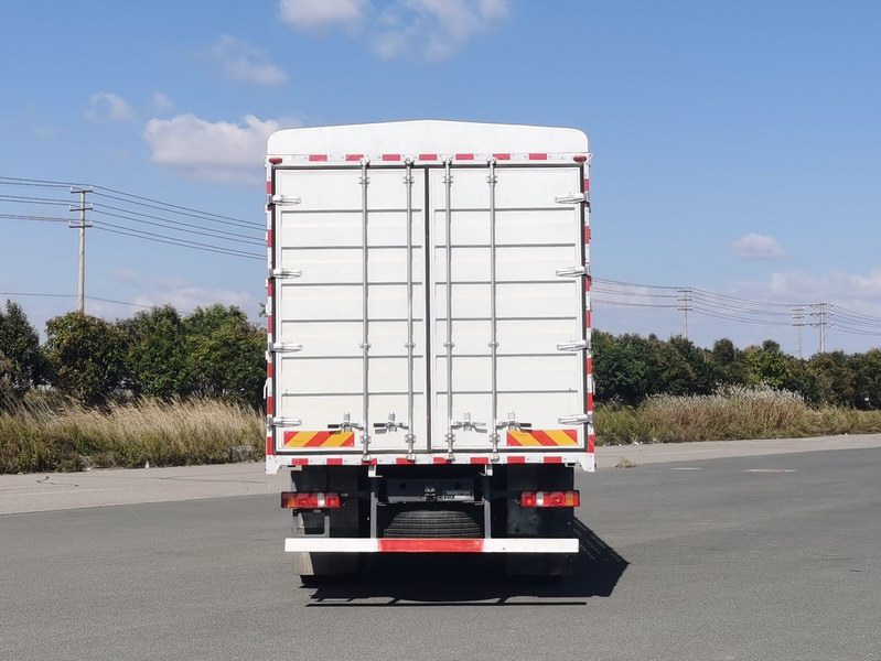 豪沃牌ZZ5187CCYK511JF11倉柵式運輸車公告圖片