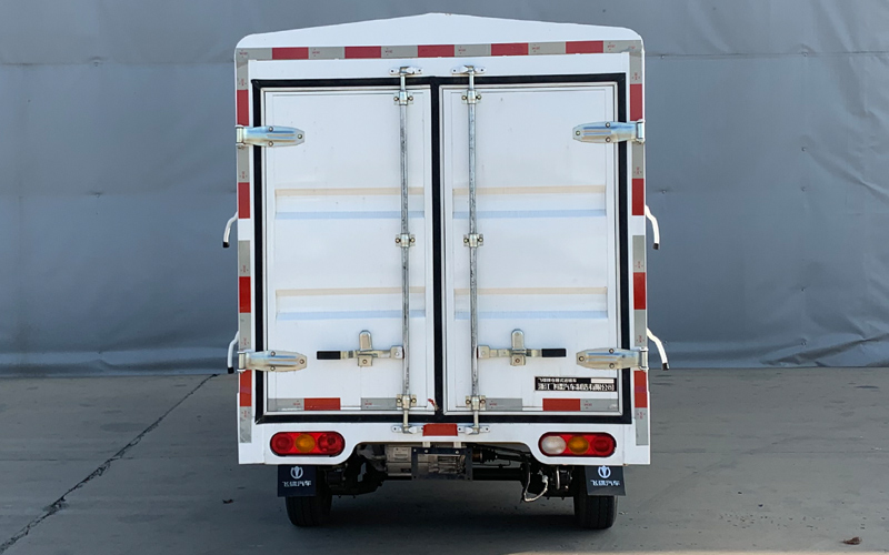 飛碟牌FD5034CCYBEV-1純電動倉柵式運(yùn)輸車公告圖片