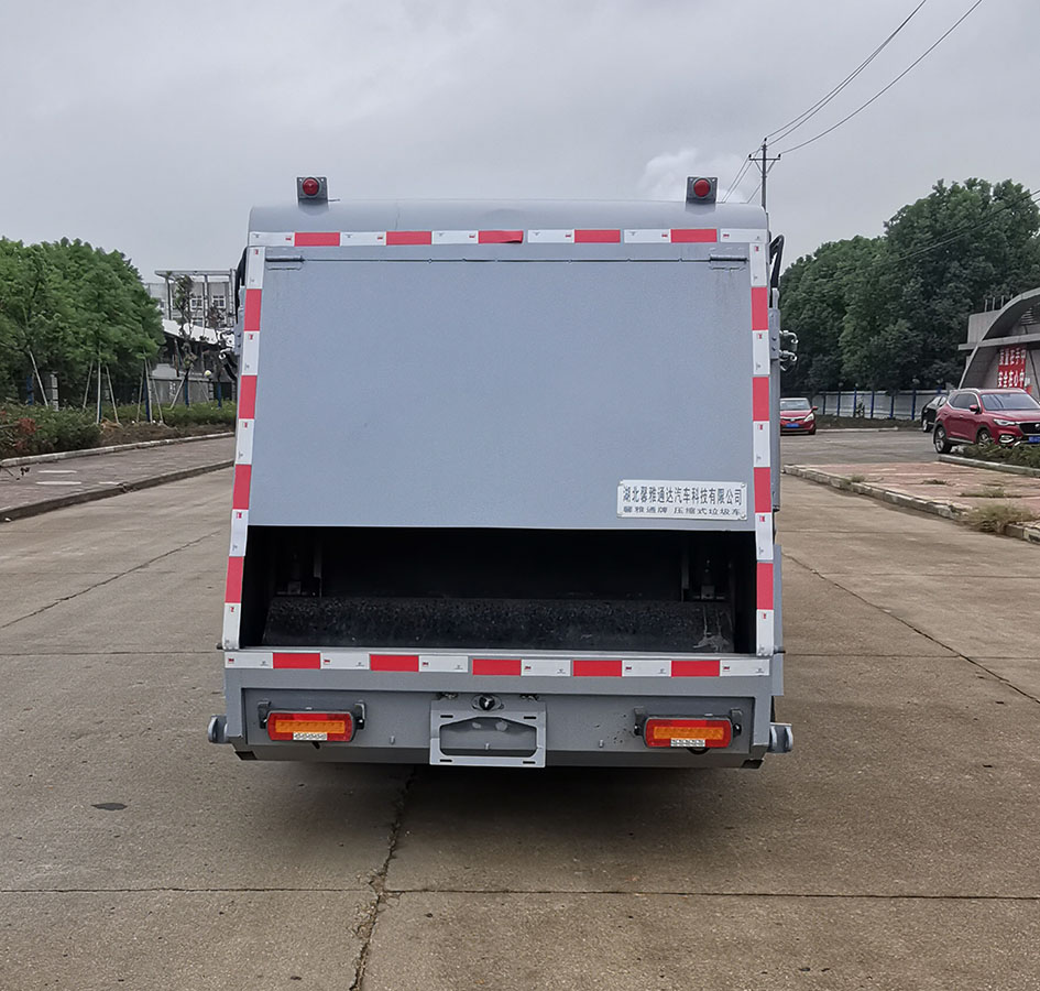 馨雅通牌ZXN5047ZYSZ6壓縮式垃圾車(chē)公告圖片
