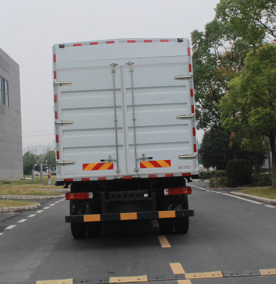 東風(fēng)牌EQ5187CCYL9TDGAC倉柵式運輸車公告圖片