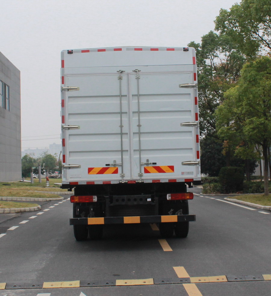 東風(fēng)牌EQ5186CCYL9TDGAC倉柵式運(yùn)輸車公告圖片