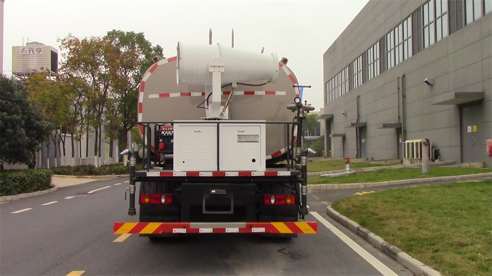 東風牌DFZ5181GPSSZ6D綠化噴灑車公告圖片