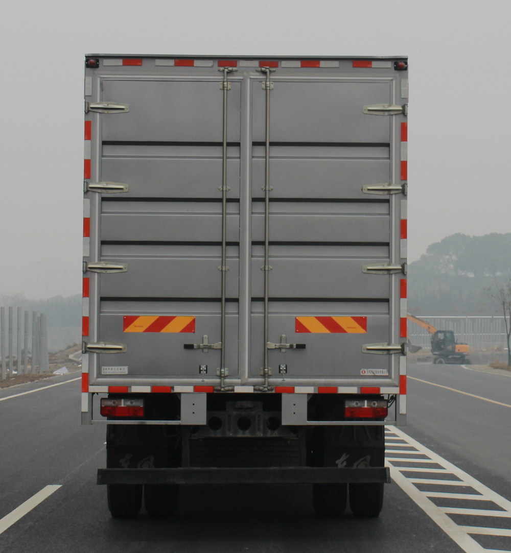 東風牌EQ5161XXYL8TDFAC廂式運輸車公告圖片