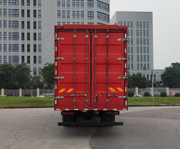 紅巖牌CQ5257XYKEY06523J翼開(kāi)啟廂式車(chē)公告圖片