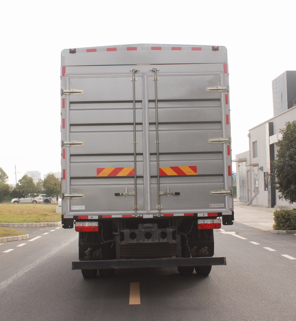 東風(fēng)牌EQ5161CCYL8TDFAC倉(cāng)柵式運(yùn)輸車公告圖片