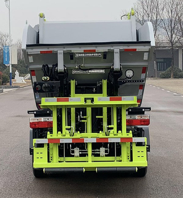 徐工牌XGH5040ZZZDBEVG純電動(dòng)自裝卸式垃圾車公告圖片