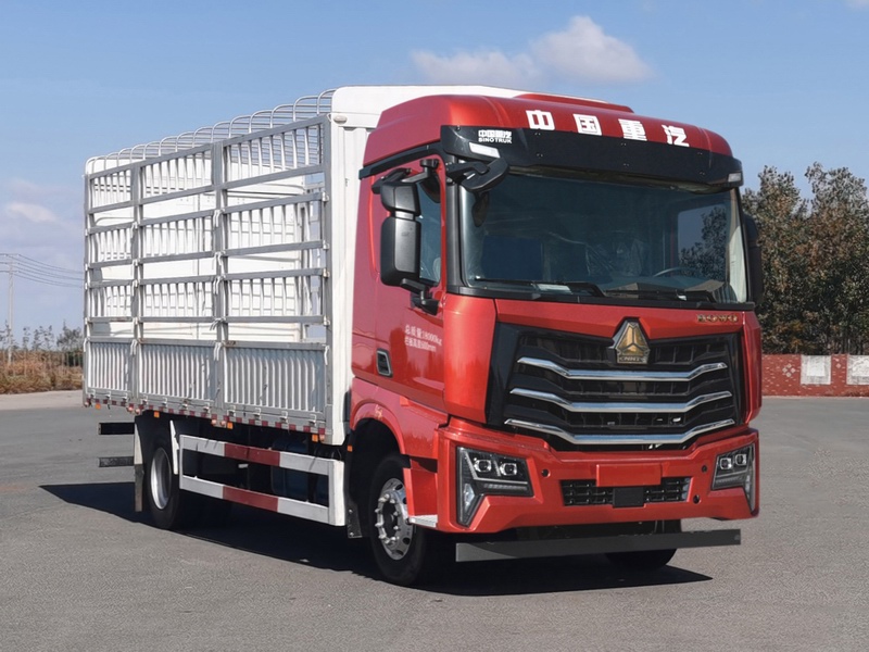 豪沃牌ZZ5187CCYN511KF1倉(cāng)柵式運(yùn)輸車(chē)公告圖片