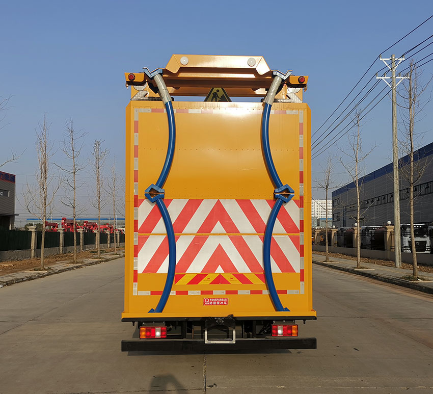 齊東方牌CLD5120TFZZZ6防撞緩沖車公告圖片