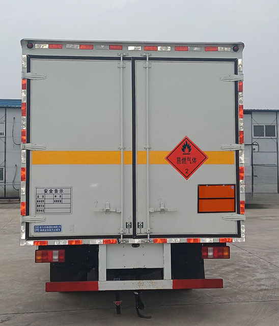 程力牌CL5097XRY6BXW易燃液體廂式運輸車公告圖片