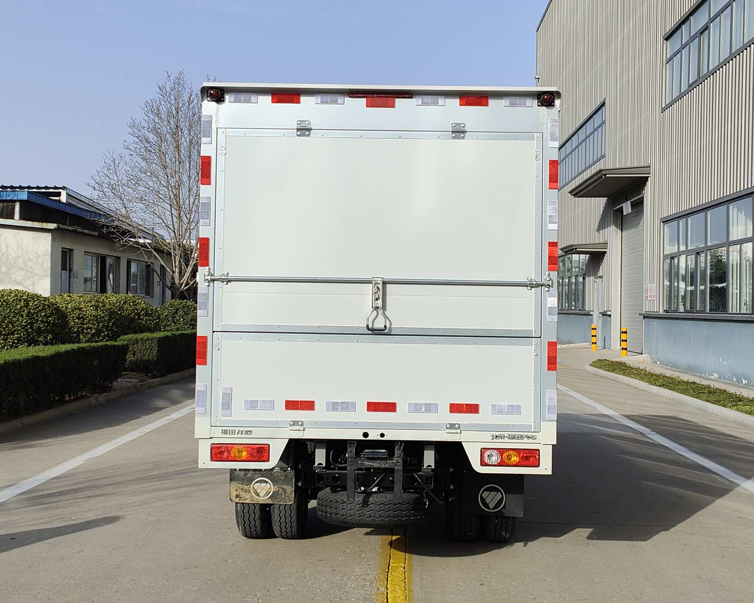 福田牌BJ5032XYK3JV6-15翼開啟廂式車公告圖片