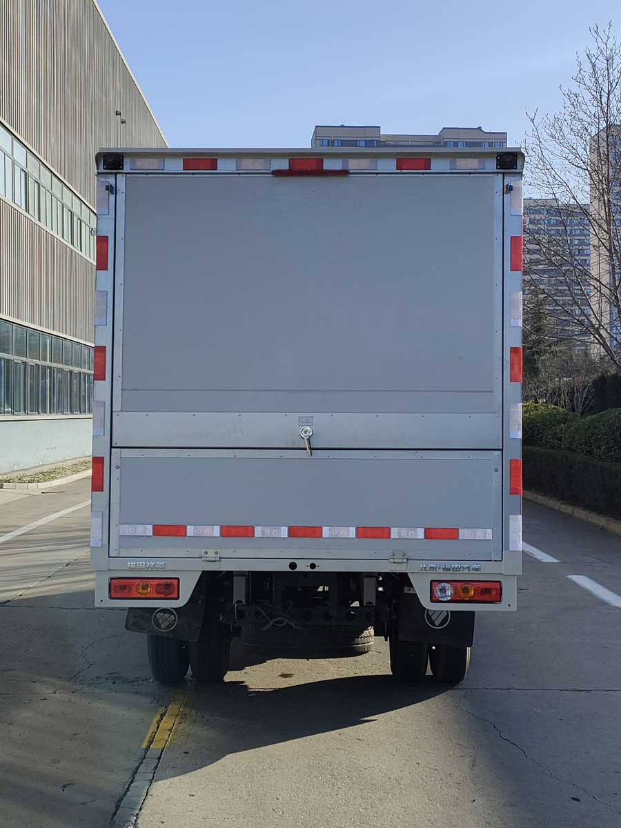 福田牌BJ5032XYK3AV6-15翼開啟廂式車公告圖片