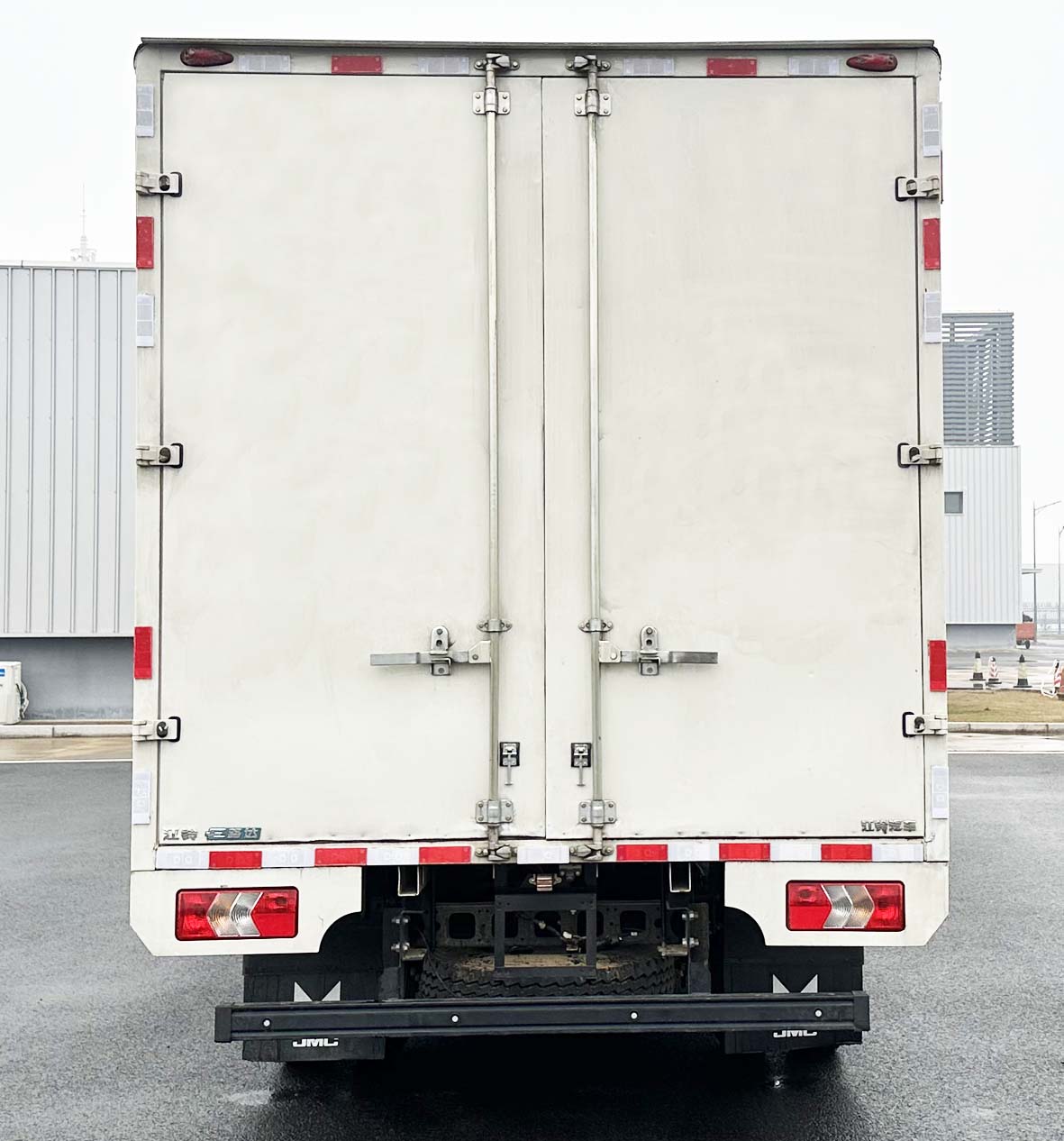 江鈴牌JX5084XXYTGB2BEV純電動(dòng)廂式運(yùn)輸車公告圖片