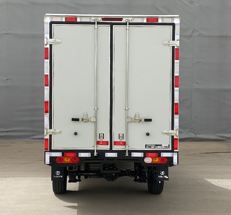 飛碟牌FD5036XXYBEV-1純電動(dòng)廂式運(yùn)輸車公告圖片