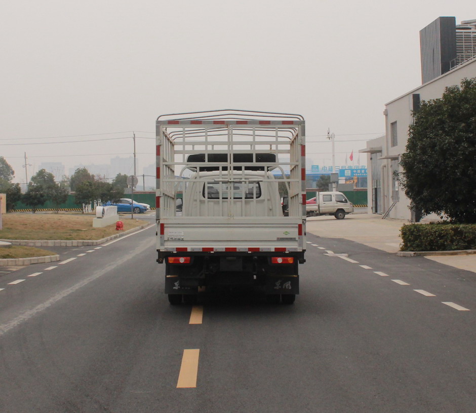 東風(fēng)牌EQ5032CCYD60N6AC倉(cāng)柵式運(yùn)輸車公告圖片