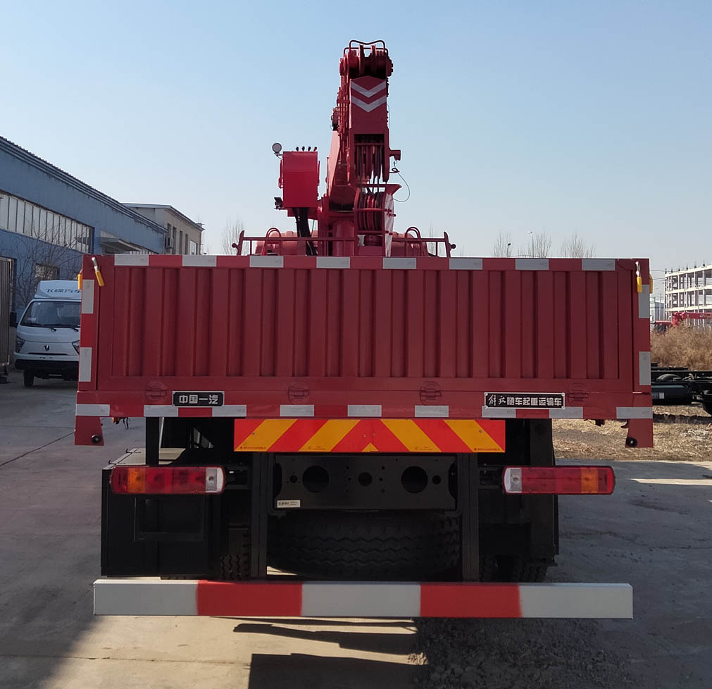 解放牌CA5310JSQP28K2L7T4E6A81隨車(chē)起重運(yùn)輸車(chē)公告圖片
