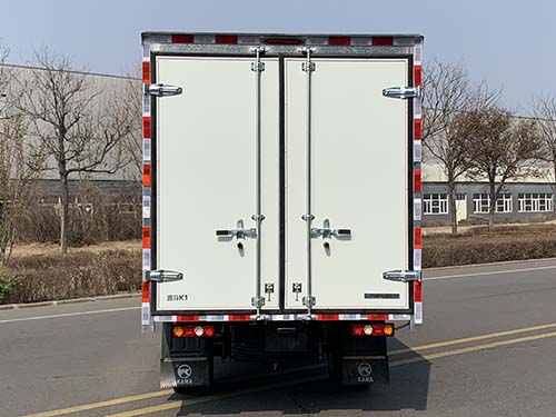 凱馬牌KMC5037XXYQA280DP6B廂式運(yùn)輸車公告圖片