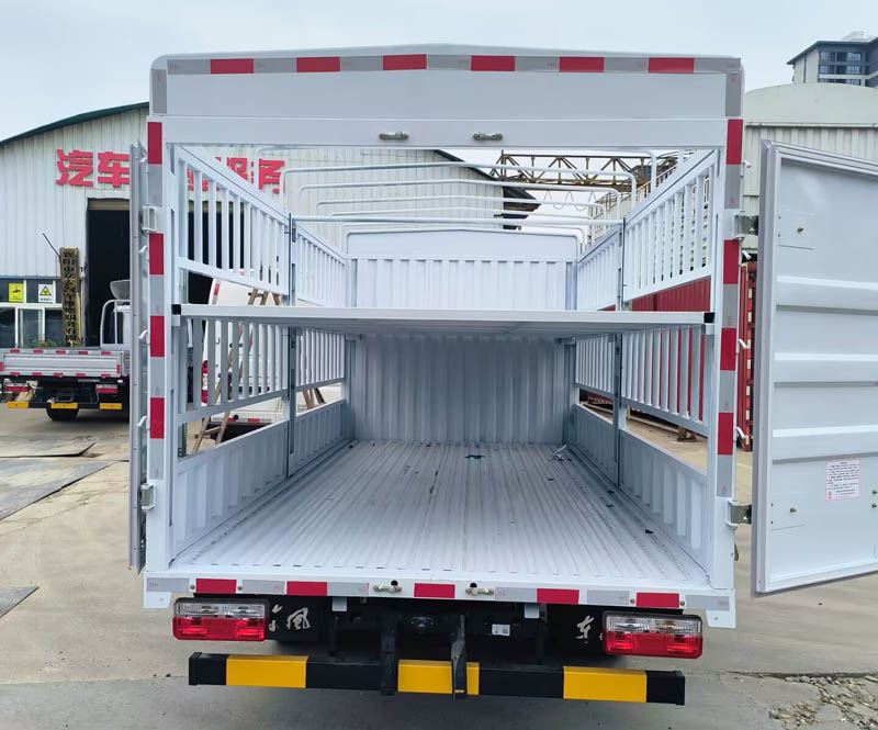 東風(fēng)牌DFA5040CCYTBEV7純電動(dòng)倉(cāng)柵式運(yùn)輸車公告圖片