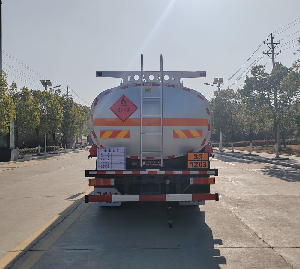 專威牌HTW5188GJYEQ6加油車公告圖片