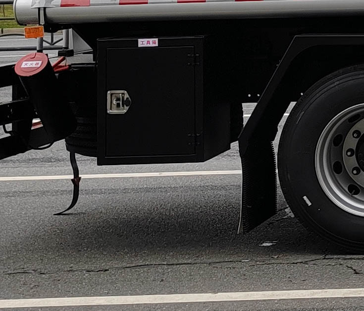 專威牌HTW5188GJYEQ6加油車公告圖片