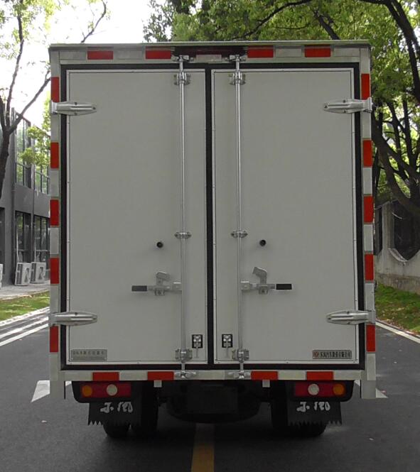 東風牌EQ5030XXY60Q6HAC廂式運輸車公告圖片