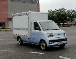 翼开启厢式车