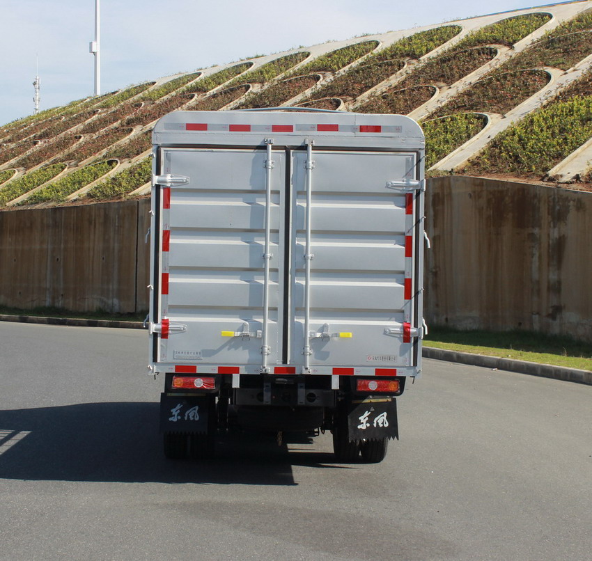 東風(fēng)牌EQ5031CCYD60Q7GAC倉(cāng)柵式運(yùn)輸車公告圖片