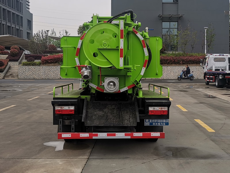 程力威牌CLW5073GQWBHA清洗吸污車公告圖片