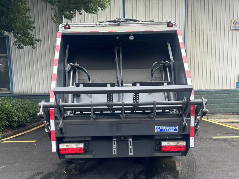 程力威牌CLW5120ZYSBHJ壓縮式垃圾車(chē)公告圖片