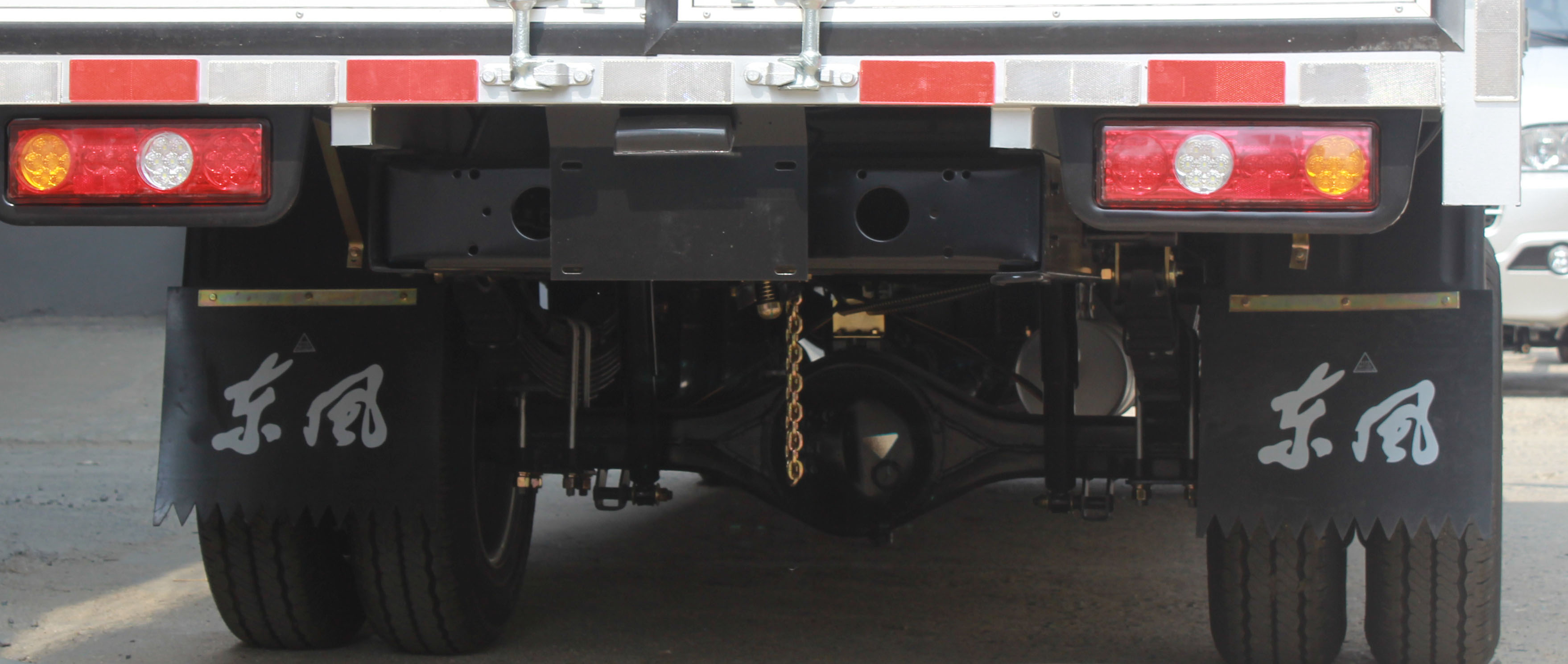 東風牌EQ5030XXYD60Q7FAC廂式運輸車公告圖片