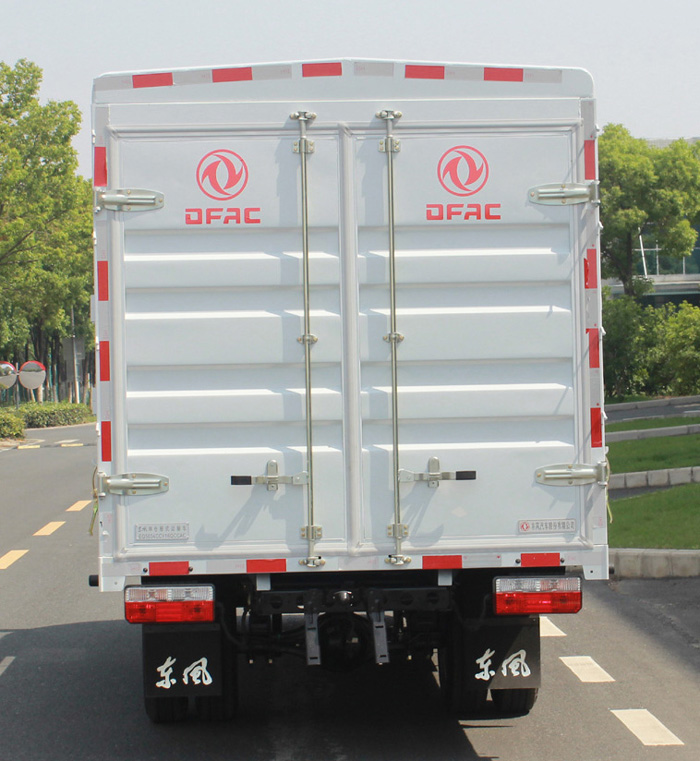 東風(fēng)牌EQ5034CCY16QCCAC倉(cāng)柵式運(yùn)輸車公告圖片