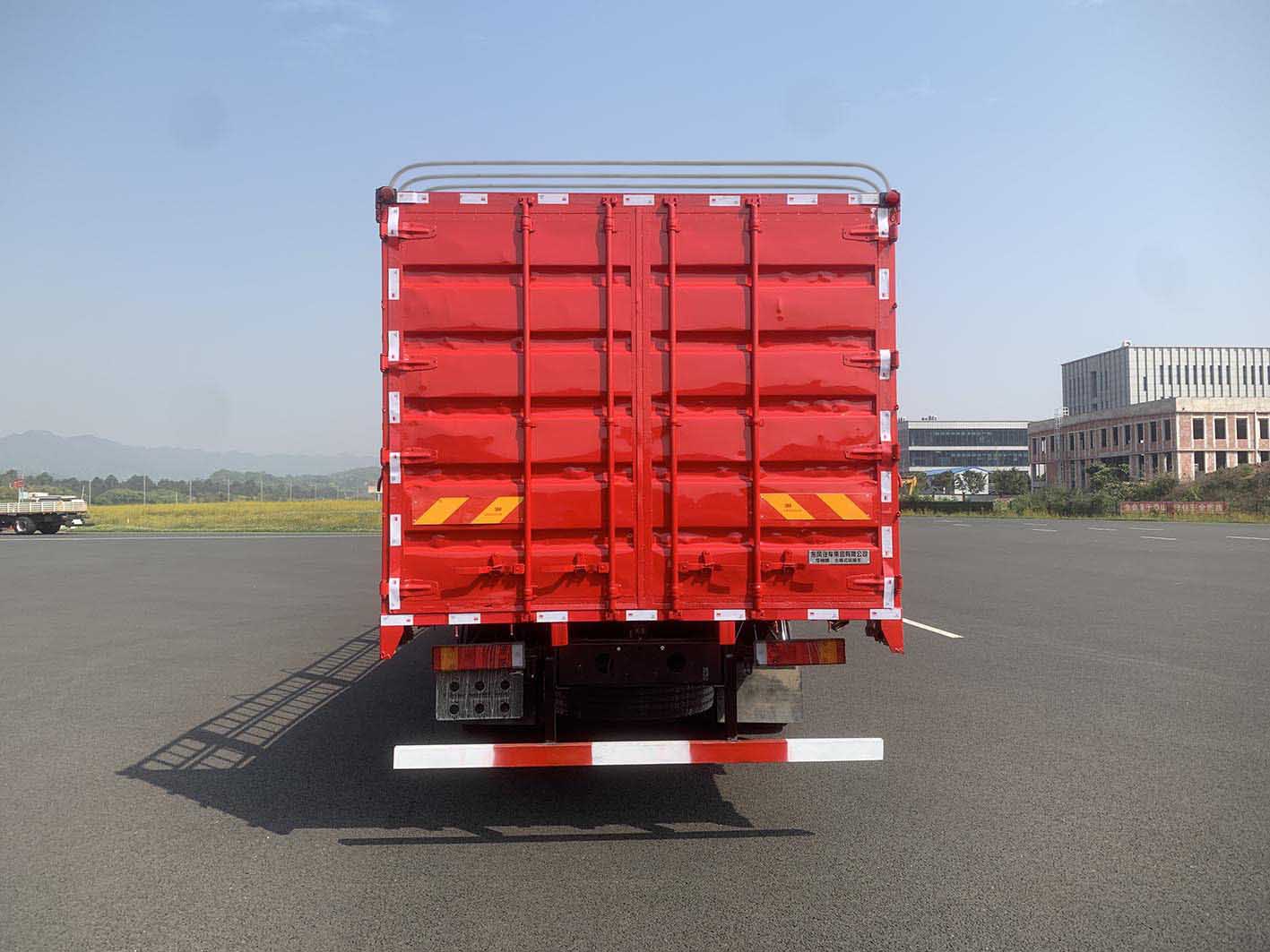 華神牌DFD5253CCYL6D11倉柵式運輸車公告圖片