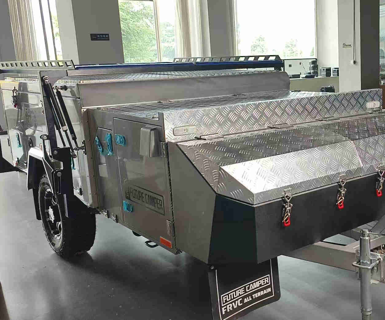 嶸野牌LRY9010-1中置轴挂车公告图片