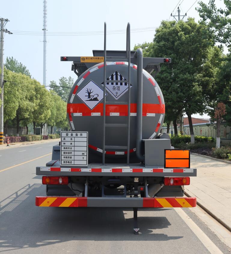 中汽力威牌HLW5181GZWDF6雜項危險物品罐式運輸車公告圖片