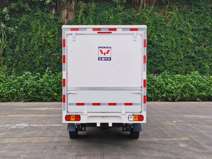 五菱牌LQG5029XYKLEQUA翼開啟廂式車公告圖片