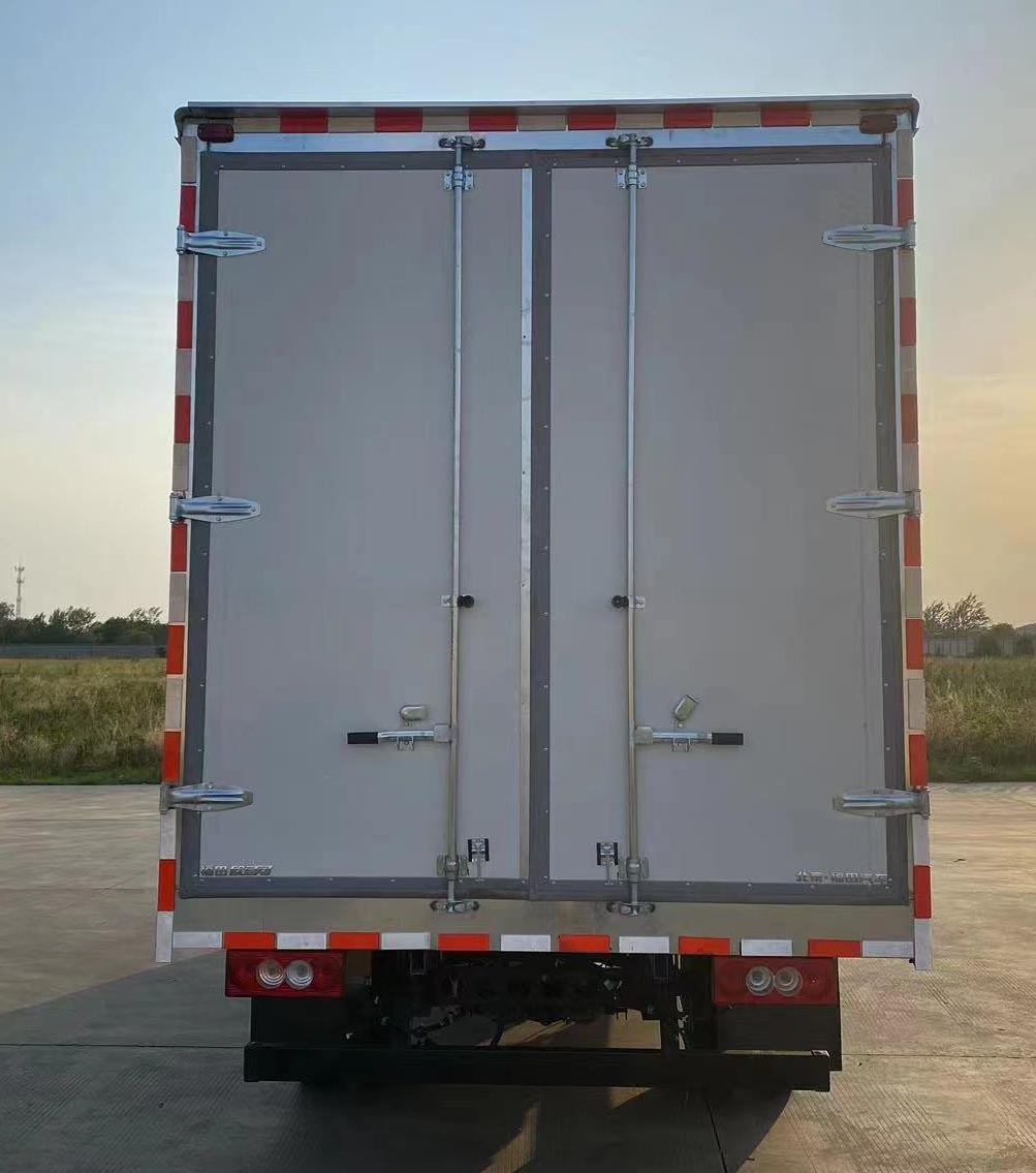 福田牌BJ5048XBW-FM3保溫車公告圖片