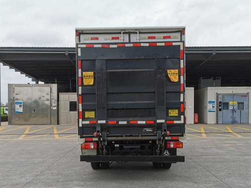 豪曼牌ZZ5048XXYG17ZBEV9純電動(dòng)廂式運(yùn)輸車公告圖片