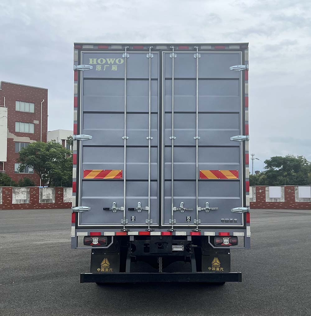 豪沃牌ZZ5187XXYK4519F1廂式運(yùn)輸車公告圖片