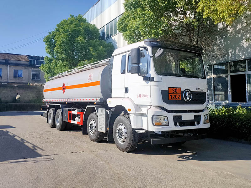 榮駿達(dá)牌HHX5321GYYSX6運(yùn)油車