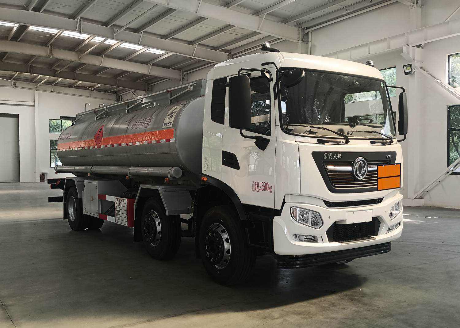 QXC5263GYYD6A型運油車圖片