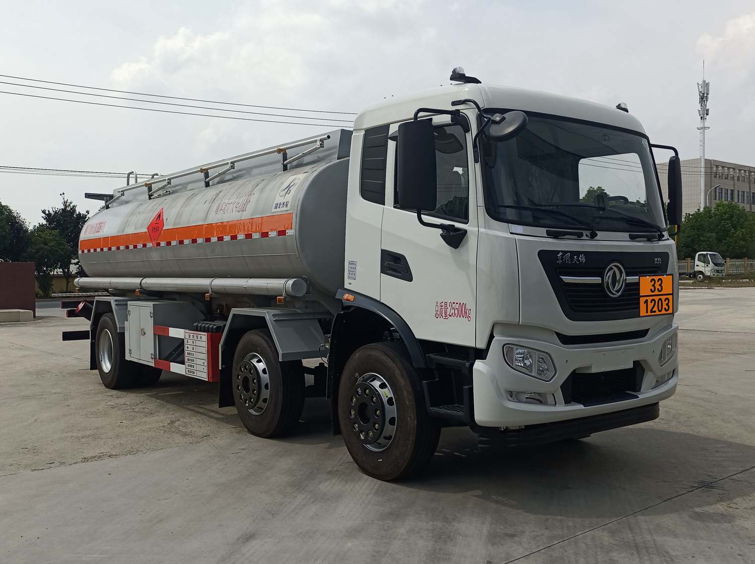 QXC5263GYYD6B型運(yùn)油車圖片