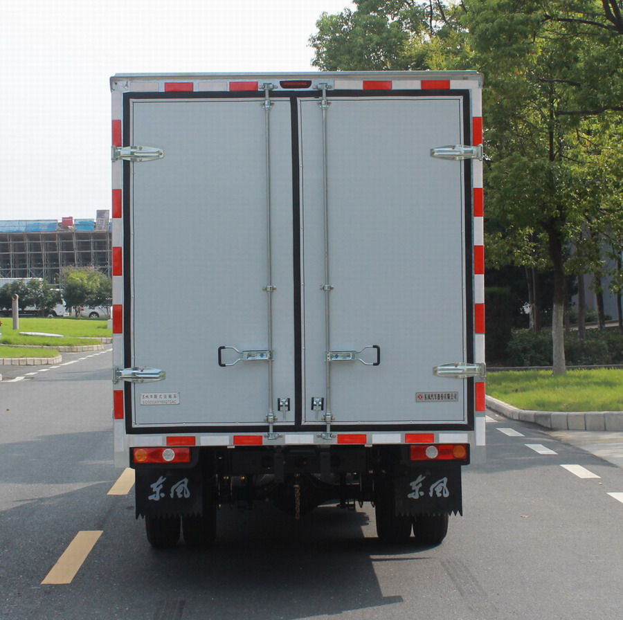 東風(fēng)牌EQ5033XXY60Q7GAC廂式運(yùn)輸車公告圖片